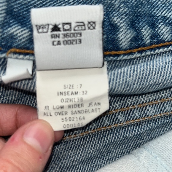 Calvin Klein Jeans Jr Low Rider Jean Shorts All Over Sandblast Size 7 - Picture 4 of 6